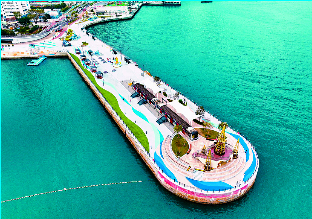 Part of the ‘Round-the-Island Trail’ and signage using AR technology that provides useful information. Part of the ‘Round-the-Island Trail’ and signage using AR technology that provides useful information.