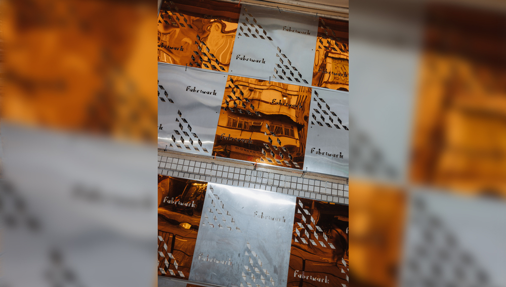 Reflective metal plate designs outside the market.