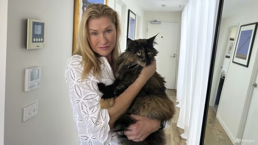 Margo Neas holds her cat Mittens at her home in Melbourne, Australia, Jan 22, 2025. (Photo: AP/Rod McGuirk) Margo Neas holds her cat Mittens at her home in Melbourne, Australia, Jan 22, 2025. (Photo: AP/Rod McGuirk)