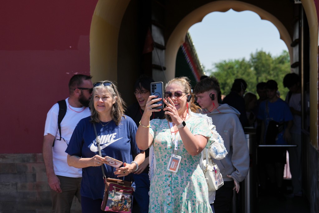 Foreign tourists in Beijing on May 1. Photo by Xinhua