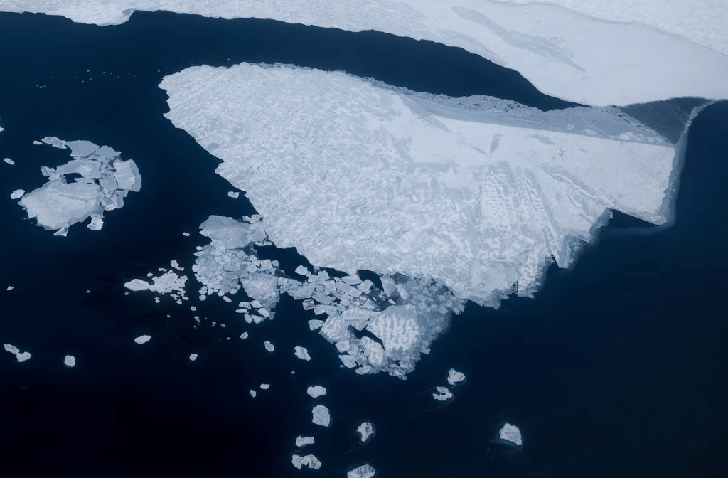 Sea ice in the Arctic Ocean is seen near Ny-Aalesund, Svalbard, Norway, April 5, 2023. REUTERS/Lisi Niesner./File Photo