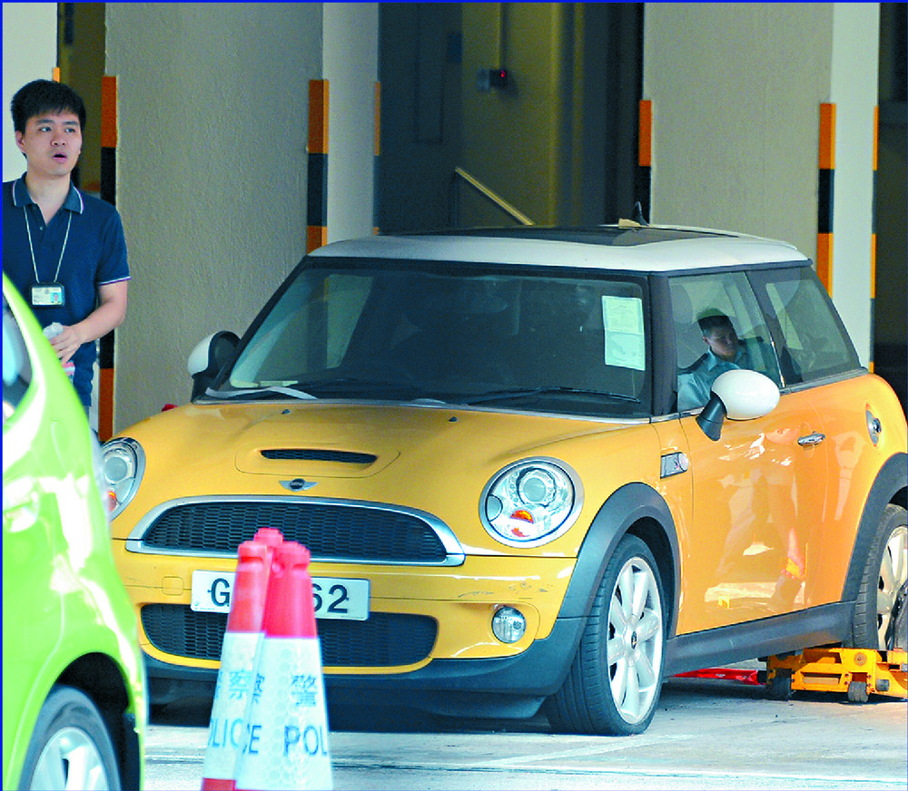 The car in which the dead wife and daughter were found.