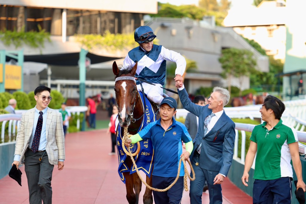 Last season's Hong Kong Derby winner Invincible Ibis returns the winner's enclausre first-up under Luke Ferraris and trainer Mark Newnham. Sing Tao.