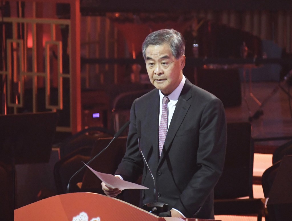 Leung Chun-ying. SING TAO