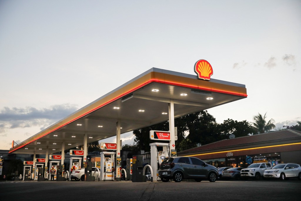 Cars are fueled at a Shell gas station in San Salvador, El Salvador, April 14, 2026. REUTERS