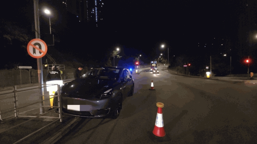 Man arrested for drunk driving after crashing in Ap Lei Chau