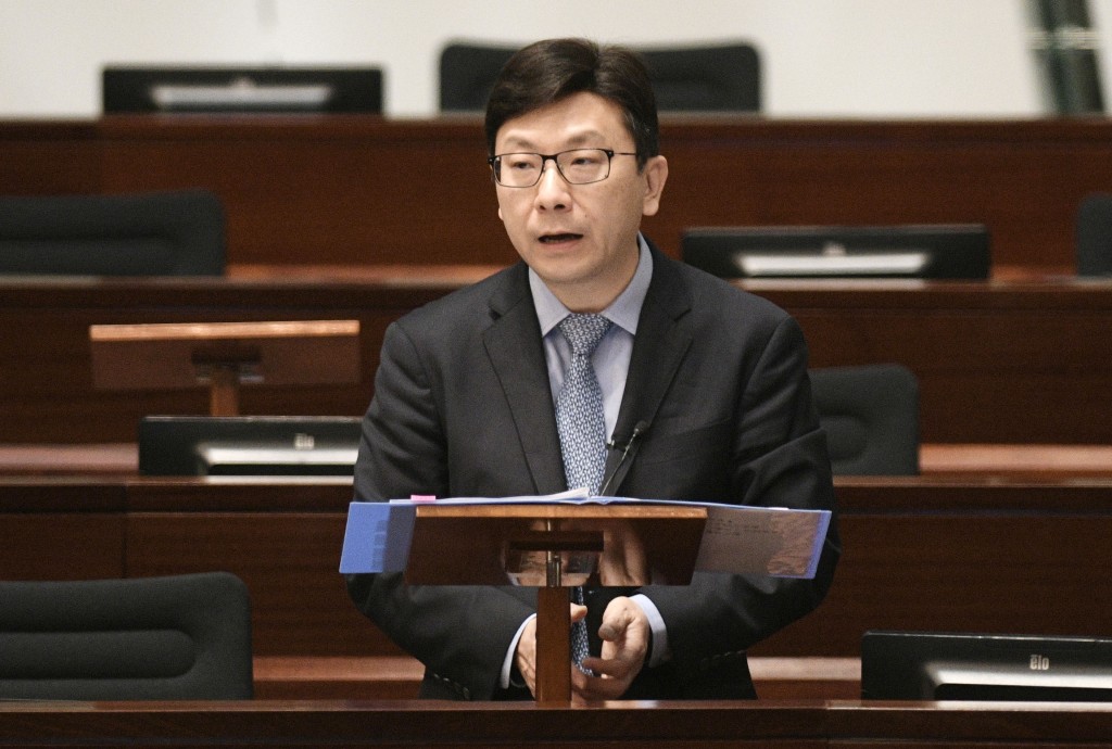 Secretary for Labour and Welfare Chris Sun Yuk-han said the government will intensify efforts to combat illegal employment to ensure priority for local workers. Secretary for Labour and Welfare Chris Sun Yuk-han said the government will intensify efforts to combat illegal employment to ensure priority for local workers.