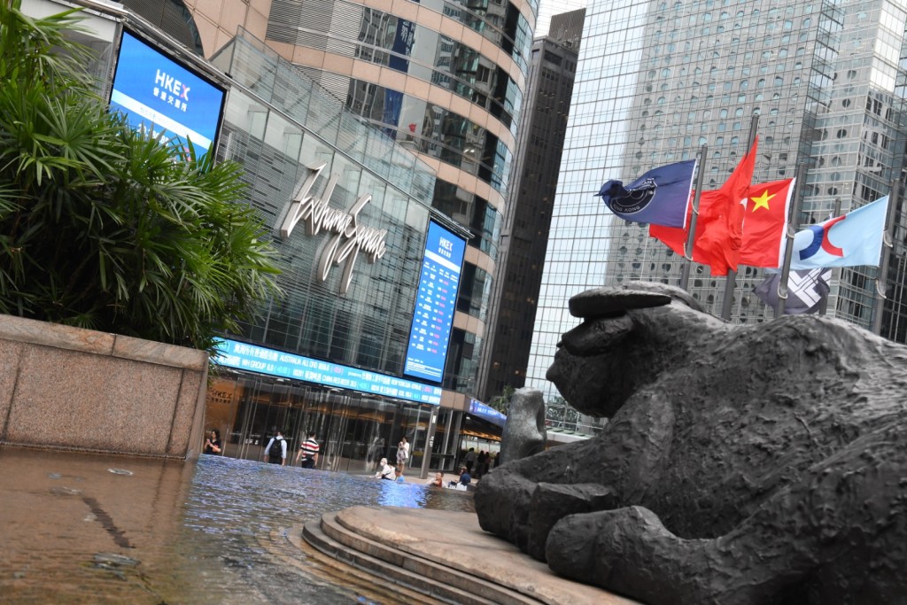 The Hang Seng Index rose by 0.43 percent to 23,381 after dropping more than 100 points in the morning. SING TAO