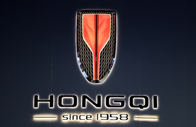 The logo of Chinese automaker Hongqi is displayed at a Panavto dealership in Moscow, Russia, December 19, 2025. REUTERS/Ramil Sitdikov/File Photo