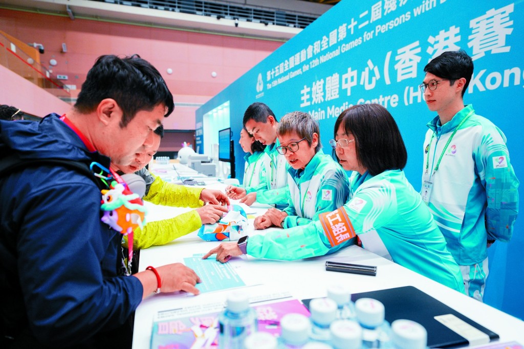 Volunteers supported journalists at the Main Media Centre in the Hong Kong Competition Region.