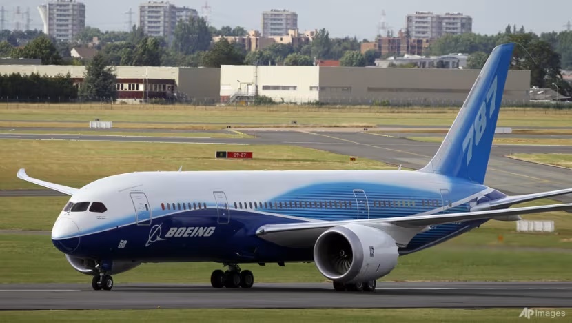The Boeing 787 Dreamliner taxis after its landing at Le Bourget airport, east of Paris, upon its presentation for the first time at the 49th Paris Air Show at the airport, on Jun 21, 2011. (Photo: AP Photo/Francois Mori) The Boeing 787 Dreamliner taxis after its landing at Le Bourget airport, east of Paris, upon its presentation for the first time at the 49th Paris Air Show at the airport, on Jun 21, 2011. (Photo: AP Photo/Francois Mori)