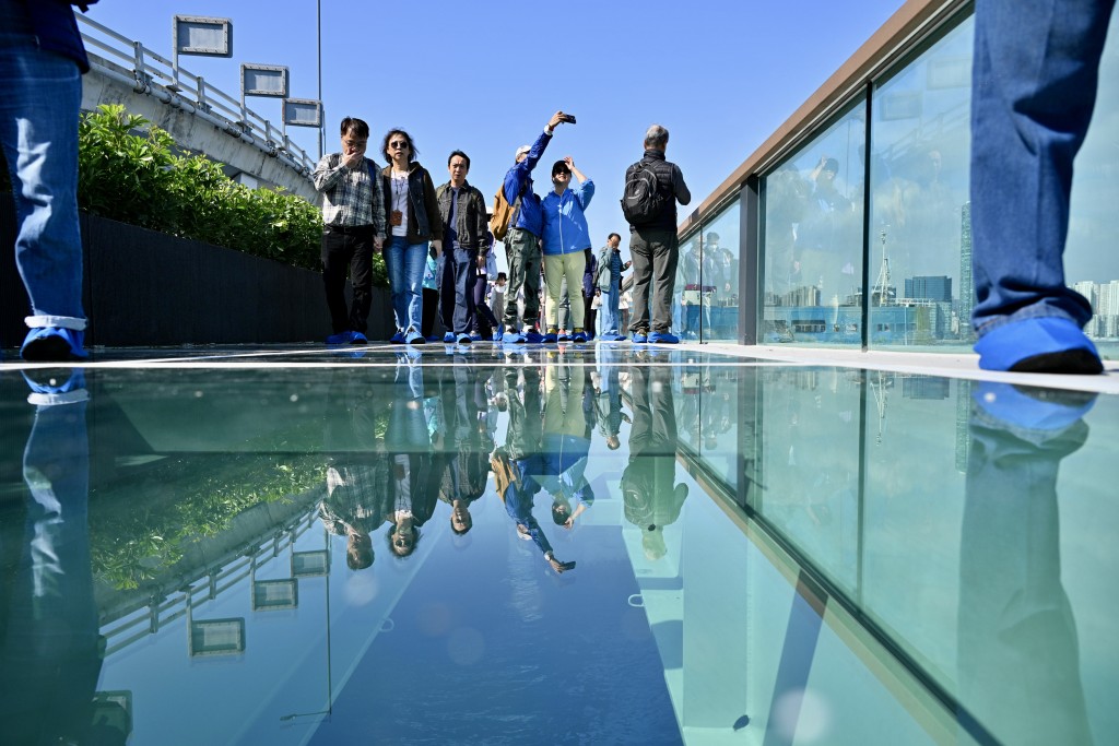 A glass observatory deck is among the features of the new 1.1-kilometer eastern section that extends the boardwalk from North Point Promenade to Hoi Yu Street in Quarry Bay. 
