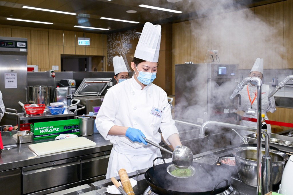 This was followed by the Amateur Cook Category and Professional Chef Category. Contestants across all divisions showcased their finest skills on stage. The amateur cooks delivered impressive performances, while the professional chefs demonstrated extraordinary mastery and culinary artistry in their dishes.