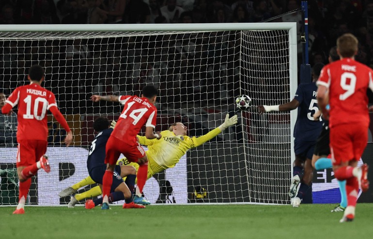  Luis Diaz’s second-half goal gives Bayern Munich hope of overturning the Parisians’ lead. AFP