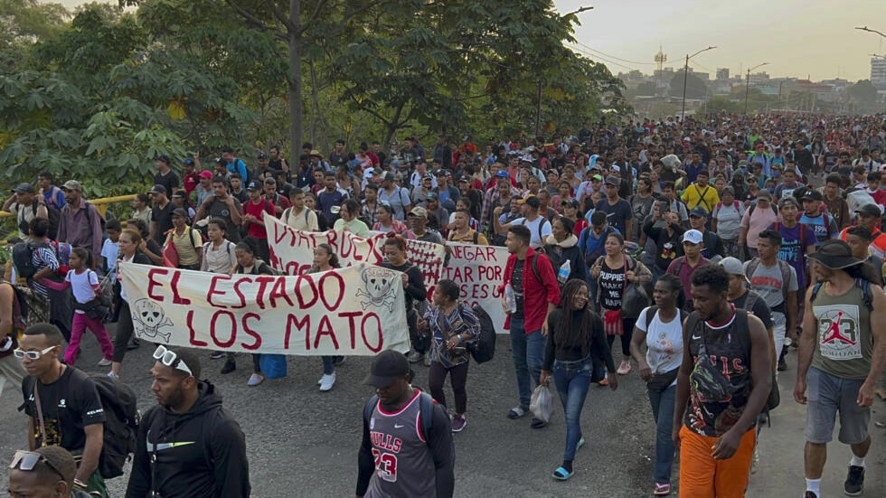 US troops ordered to Mexico border for migrant surge