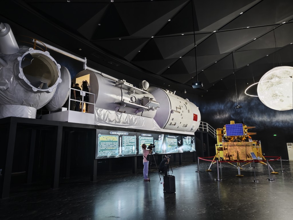 Models of the Yutu lunar rover, Chang’e-6 probe and Tianhe core module are among the exhibits on display.