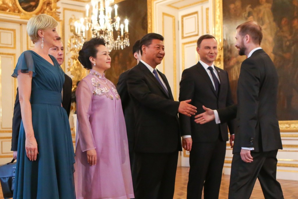 Kołodziejski met President Xi Jinping who visited Poland in 2016.