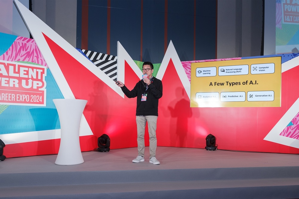 During the career expo, multiple workshops were held, featuring speakers from leading companies who shared their insights on Generative AI. 