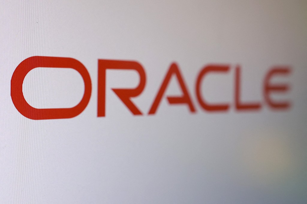 Oracle logo is seen in this illustration taken September 9, 2025. REUTERS/Dado Ruvic/Illustration