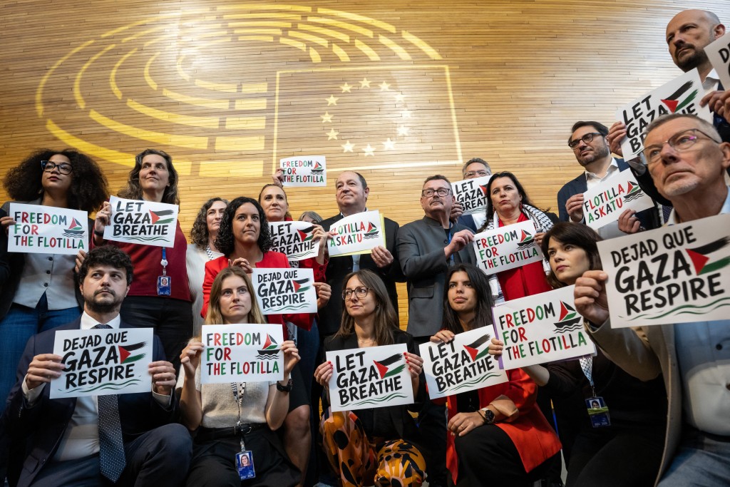 Photo by SEBASTIEN BOZON / AFP  Left wing and green MEP demonstrate in support of the Gaza flotilla during a plennary session at the Strasbourg European Parliament on May 20, 2026.