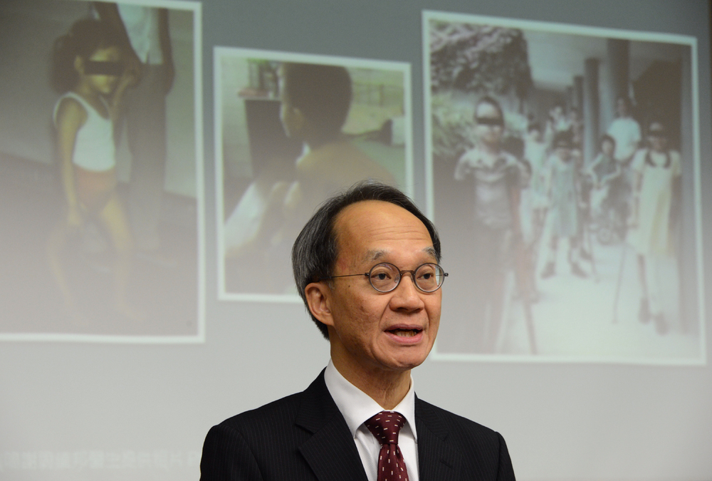 Lau Yu-lung, inset, warned against launching citywide testing with little preparation or forethought as testing 'for the sake of doing it' may render the process futile. Lau Yu-lung, inset, warned against launching citywide testing with little preparation or forethought as testing 'for the sake of doing it' may render the process futile.