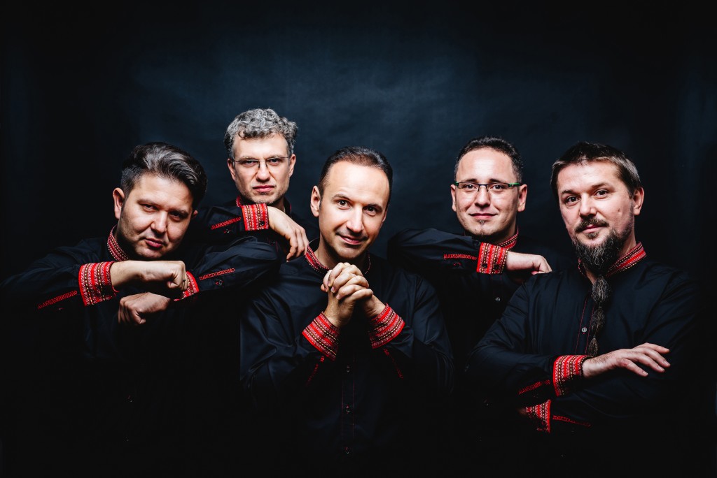 Macedonian pianist Simon Trpčeski with his four fellow Macedonian musicians (Photo: KulturOp_Slavco Spirovski) Macedonian pianist Simon Trpčeski with his four fellow Macedonian musicians (Photo: KulturOp_Slavco Spirovski)