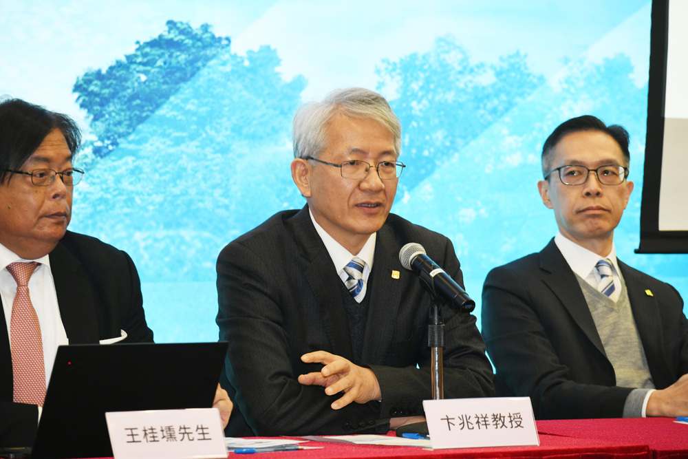 Bian Zhaoxiang says the Tseung Kwan O hospital will also have wards. Bian Zhaoxiang says the Tseung Kwan O hospital will also have wards.