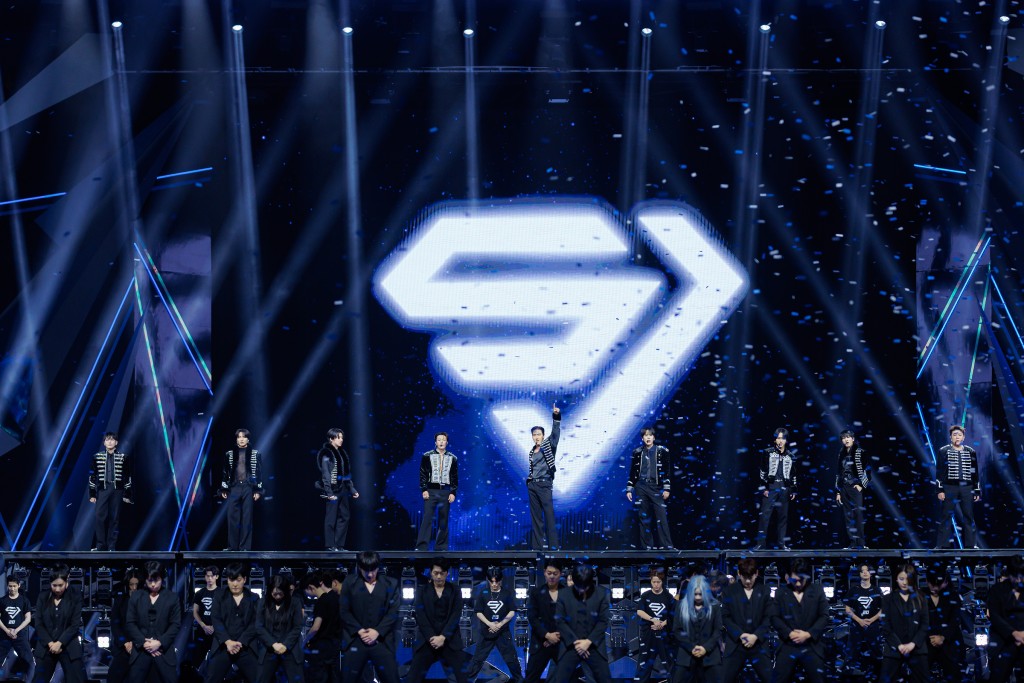 Super Junior surprises fans with "Express Mode."