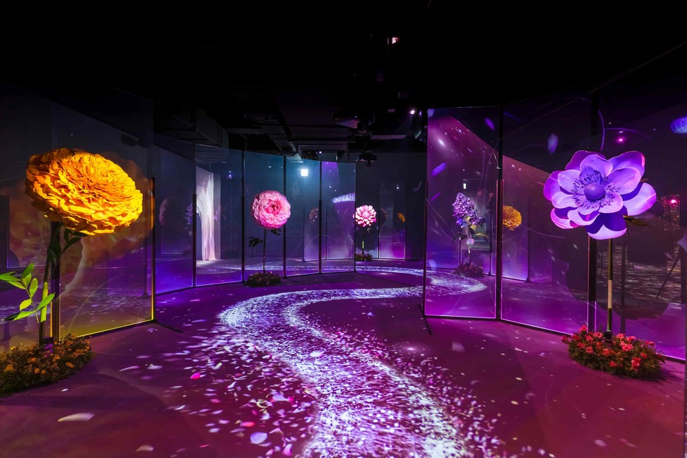 BIG FLOWER GARDEN (Source: NAKED.INC. official website)