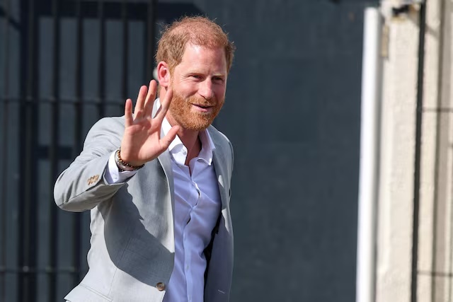 Britain's Prince Harry waves as he departs after his visit to the Community Recording Studio (CRS), a grassroots institution providing opportunities for young people, in Nottingham, Britain, September 9, 2025. REUTERS/Phil Noble