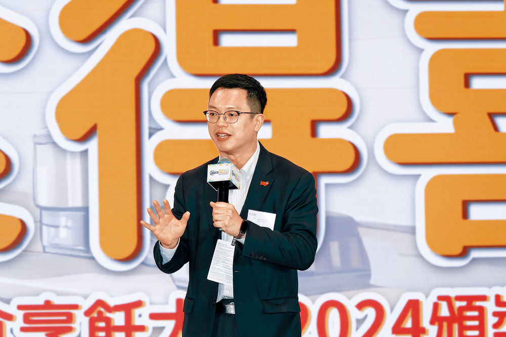 Ho Kai-ming, Under Secretary for Labour and Welfare.