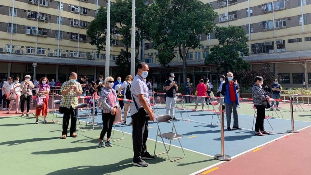 Hundreds of Tai Po residents were seen queuing up at the station at Kwong Fuk Estate this morning, waiting to get their Covid tests. Hundreds of Tai Po residents were seen queuing up at the station at Kwong Fuk Estate this morning, waiting to get their Covid tests.