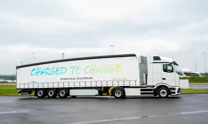 Mercedes Benz Trucks' eActros 600 electric long-distance lorry. Photo: Daniel Bockwoldt / AFP Source: AFP Read more: Mercedes Benz Trucks' eActros 600 electric long-distance lorry. Photo: Daniel Bockwoldt / AFP Source: AFP Read more: