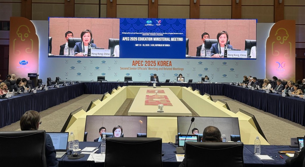 Choi attended the 7th Asia-Pacific Economic Cooperation Education Ministerial Meeting in Jeju. (GIS)