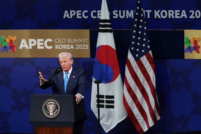 U.S. President Donald Trump speaks at the Asia-Pacific Economic Cooperation (APEC) CEO summit in Gyeongju, South Korea, October 29, 2025. REUTERS/Evelyn Hockstein
