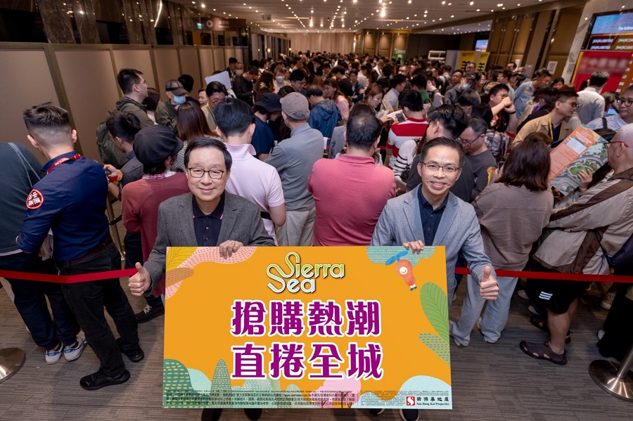 SHKP deputy managing director Victor Lui Ting, left.