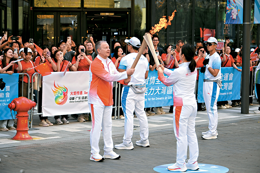 Hong Kong Jockey Club CEO Winfried Engelbrecht-Bresges participated as the 47th torchbearer along the final stretch of the relay at Kai Tak.
