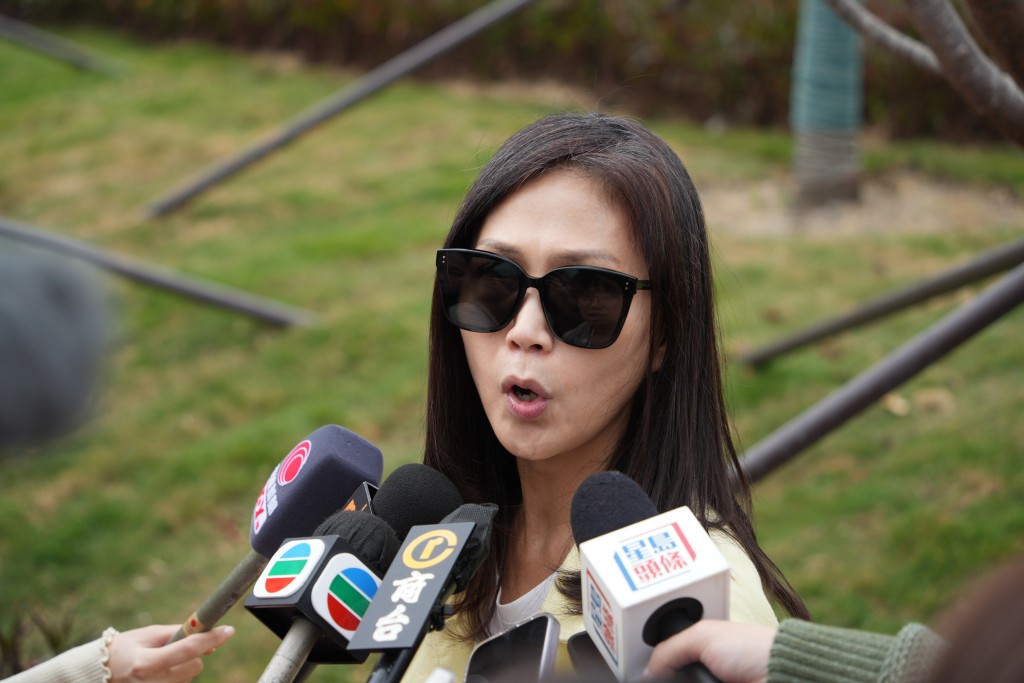 Tai visited the garden with her friends. 