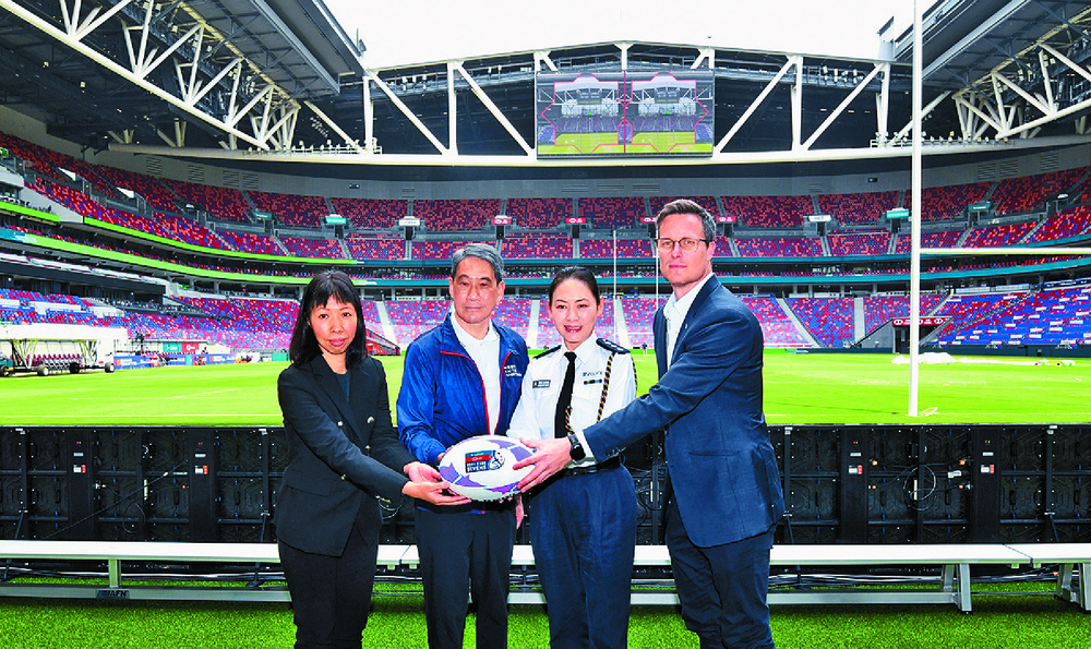 From left: Marie Sin, Tang King-shing, Tse Tsui-yan and Hong Kong China Rugby's Bryan Rennie. SING TAO From left: Marie Sin, Tang King-shing, Tse Tsui-yan and Hong Kong China Rugby's Bryan Rennie. SING TAO