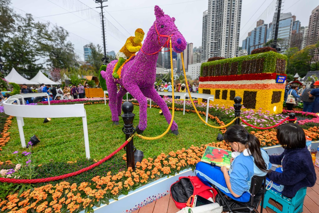 Students are encouraged to depict the beauty of flowers in bloom in the Jockey Club Student Drawing Competition.