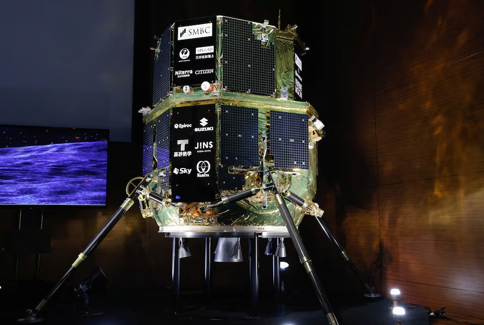  A model of the lunar lander "Resilience", operated by 'ispace', is displayed at a venue where employees of 'ispace' monitored its attempted landing on the Moon, in Tokyo, Japan, June 6, 2025. REUTERS/Manami Yamada/File Photo