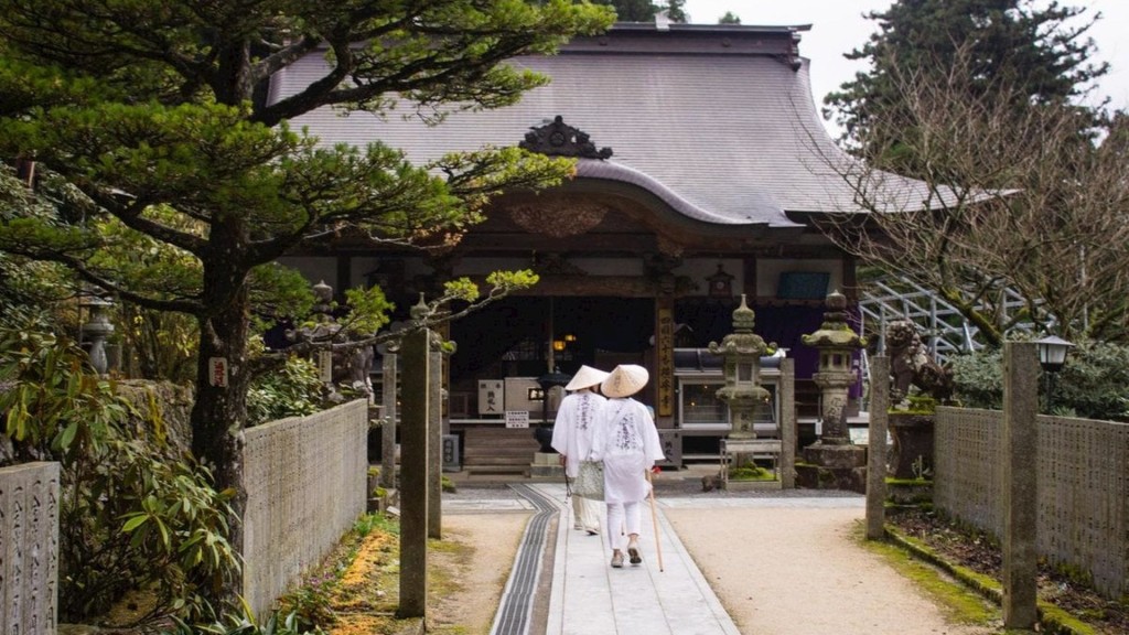 ‘Henro’ approach Yokomine-ji – Temple No 60 on the Shikoku Pilgrimage.