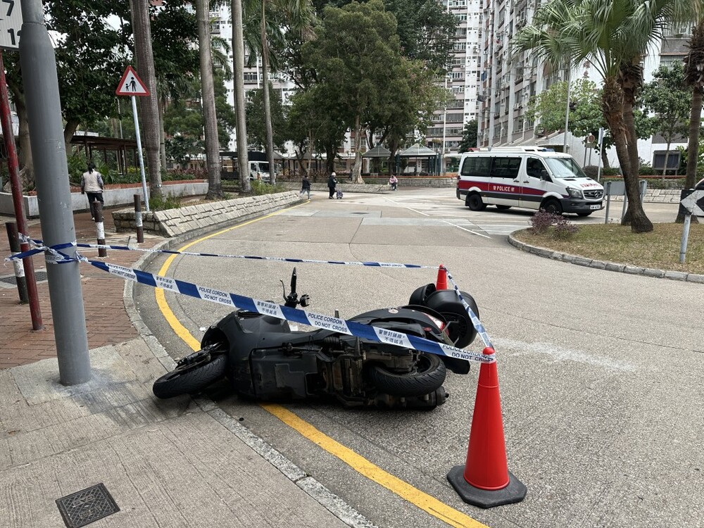 Man flees as police arrest another for stolen motorcycle