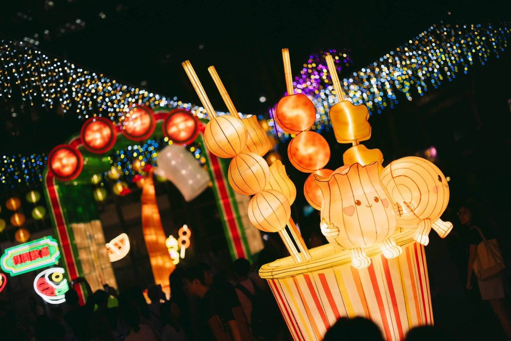 Chief Executive John Lee Ka-chiu wished Hong Kong residents a happy Mid-Autumn Festival and expressed his hope that families could enjoy a reunion during the holiday. (John Lee/FB)