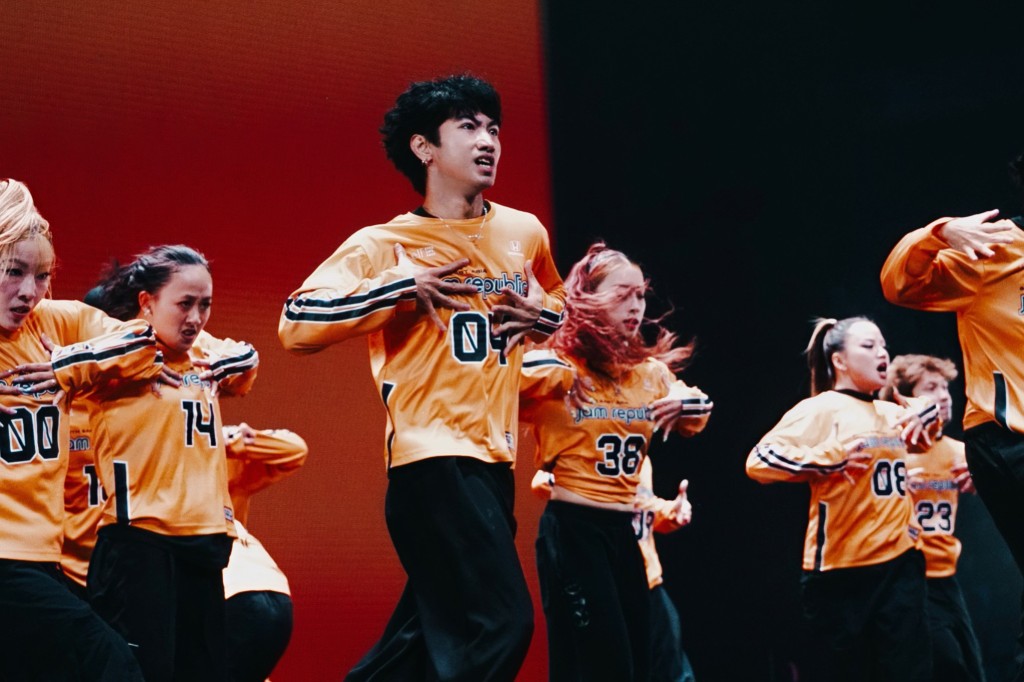 Carlos Mendoza dancing with Jam Republic SEA. Ian Teraoka