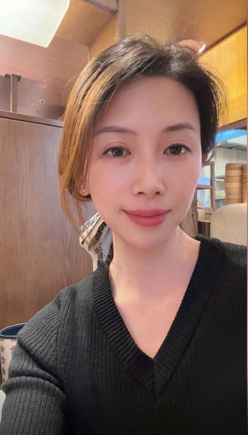 Niu gained her popularity via the online posts exposing her husband's infidelity.