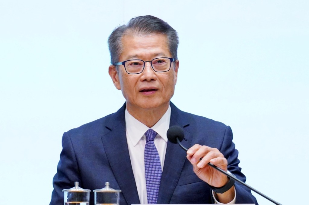Paul Chan, however, stressed that accelerated spending on the Northern Metropolis development means the consolidated account is still expected to post a deficit. SING TAO