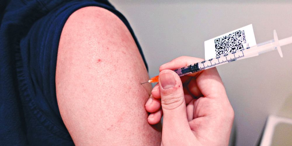 The government will invite pandemic advisers and other experts to discuss who should be offered a third dose – and when. Meanwhile, gym goers can work out without masks if all staff and users of their fitness center have completed both doses. Sing Ta The government will invite pandemic advisers and other experts to discuss who should be offered a third dose – and when. Meanwhile, gym goers can work out without masks if all staff and users of their fitness center have completed both doses. Sing Ta