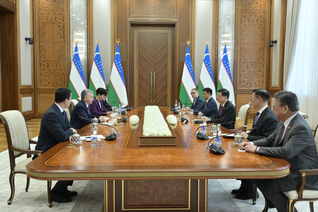 John Lee (third right) meets with Uzbek President Shavkat Miromonovich Mirziyoyev (second left) in Tashkent, Uzbekistan.