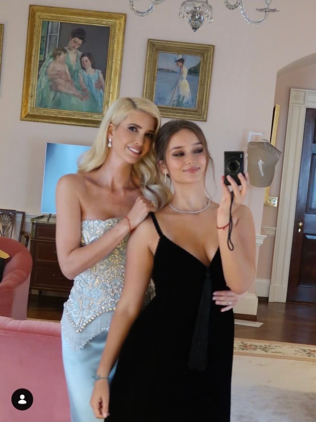 Ivanka Trump with daughter Arabella at the White House in an earlier photo. 